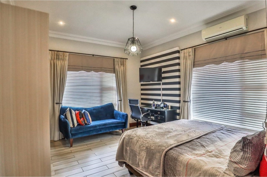 6 Bedroom Property for Sale in Birdwood Estate North West